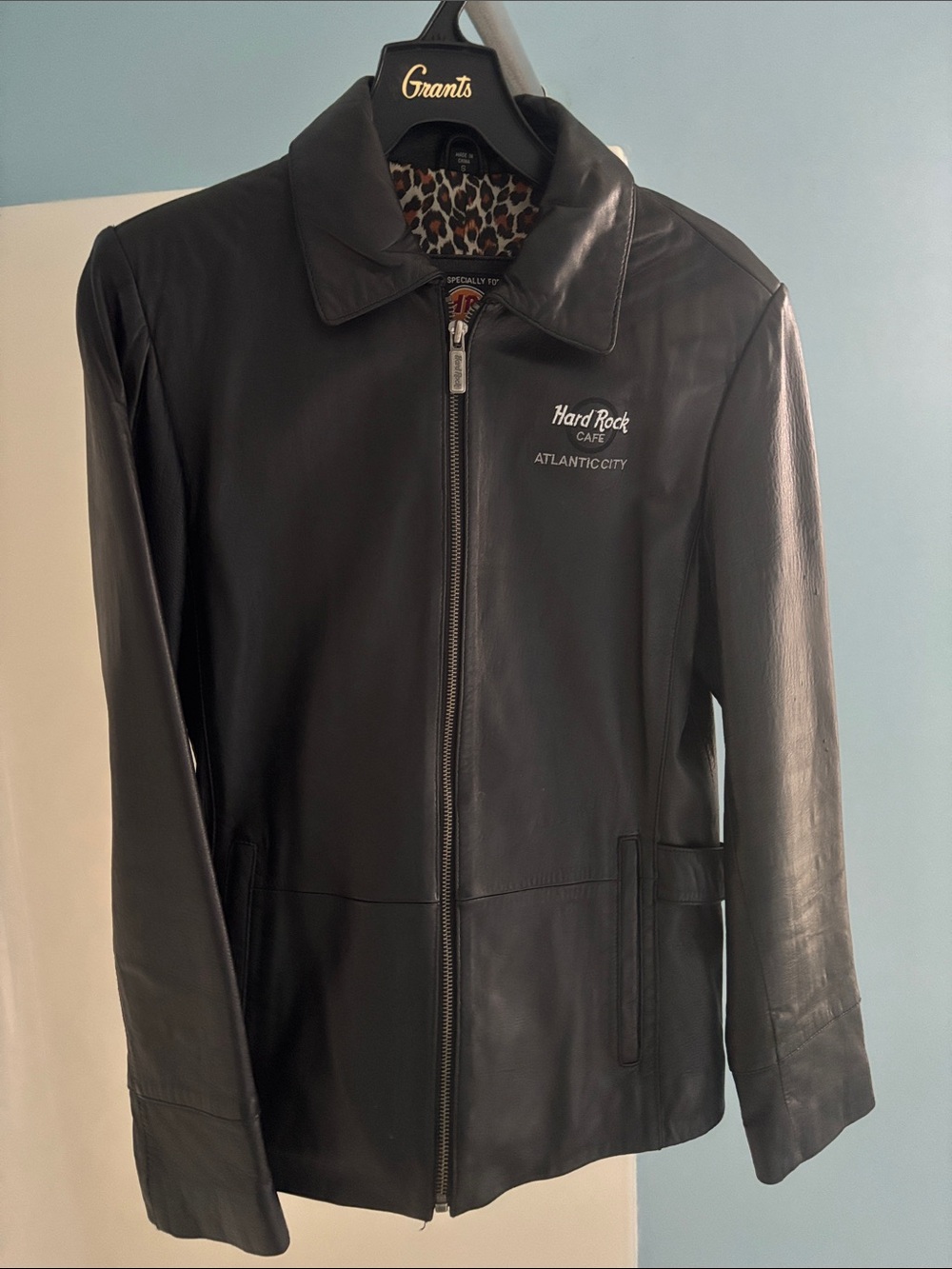 Hard Rock Cafe Black Leather Bomber Jacket with Leopard Lining EUC Size Small